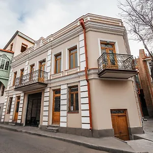 8 Apartotel On Meidan Tiflis